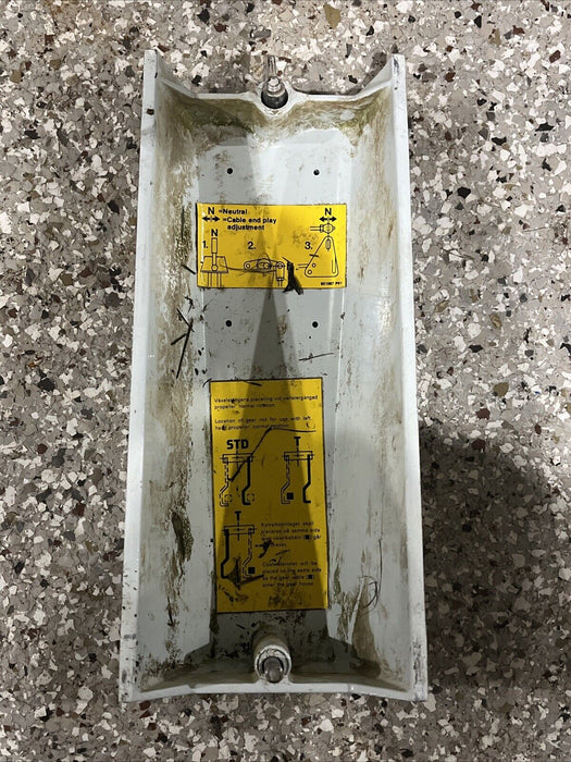 Volvo Penta AQ 280 270 275 290 Early  832570 SHIFT COVER W/SCREWS
