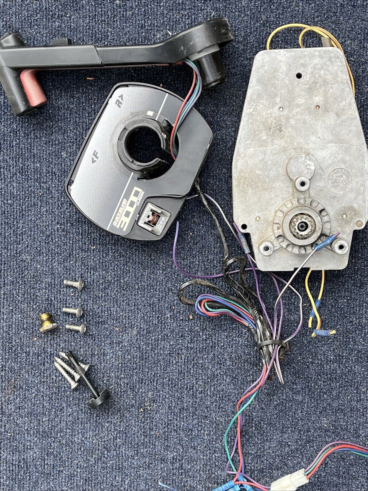 817257 Black Outboard \u0026 Non-Trim Quicksilver 3000 Classic Remote Control  Grip | Green Bay Propeller \u0026 Marine LLC, image size:1199x1599