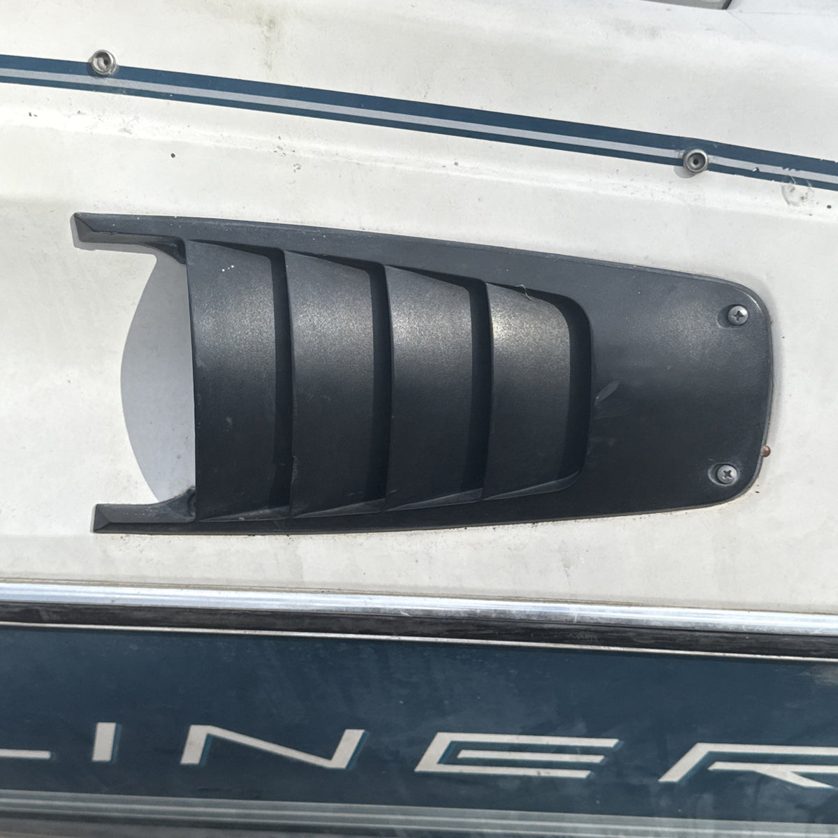 1991 Bayliner Capri rear side vents Grilles — Midwest Boat Recyclers