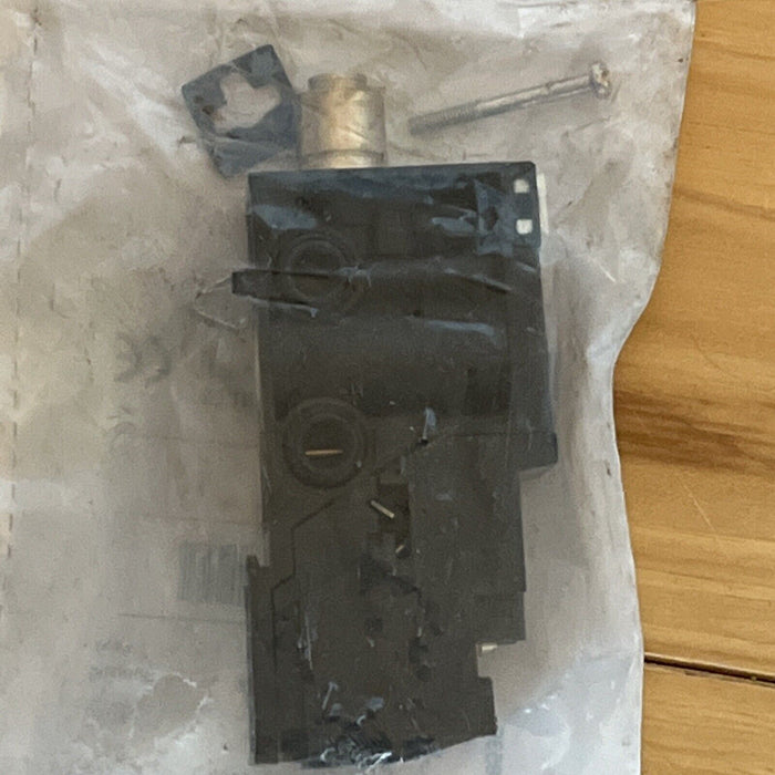 Parker PS1-E1167 116psi Solenoid Valve Body NOS