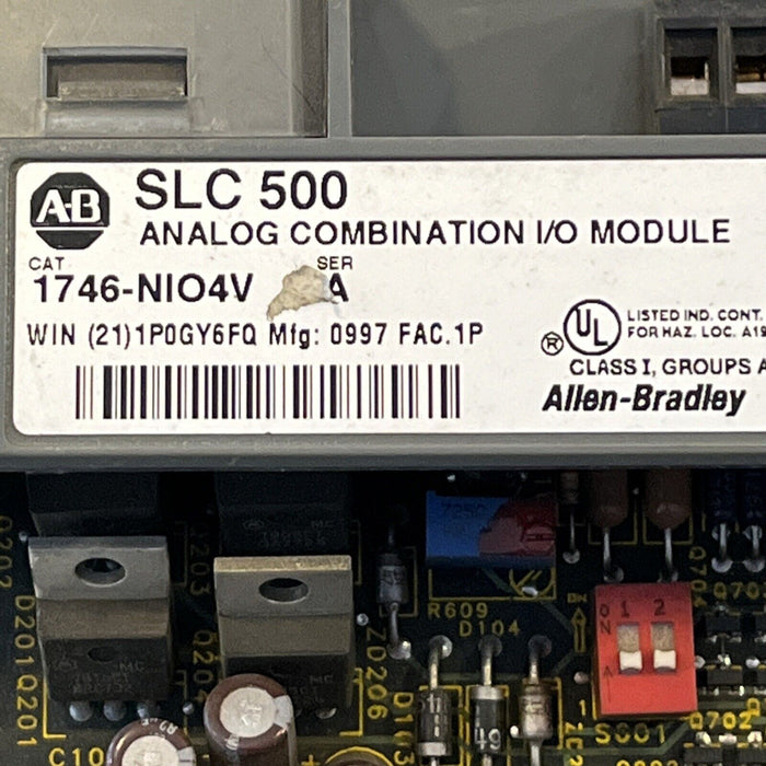 Allen Bradley 1746-NIO4V Analog Combination I/O Module Ser A SLC 500