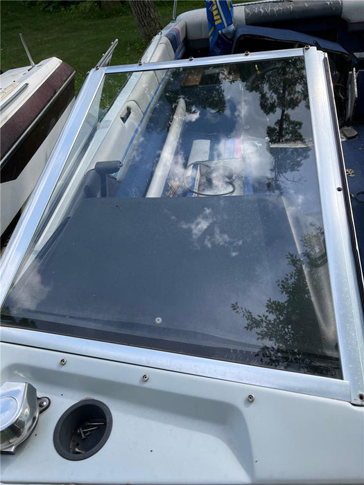 1989 Bayliner Capri 19ft Windshield Glass Drivers Right Front Panel