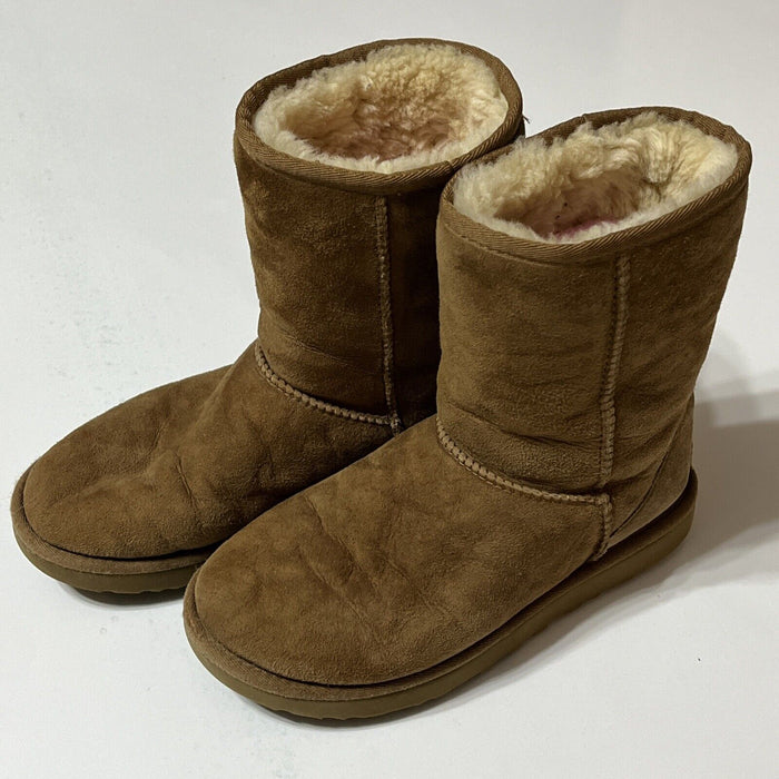 UGG  Women's Classic Short Chestnut Boots (S/N 1016223) Size 6