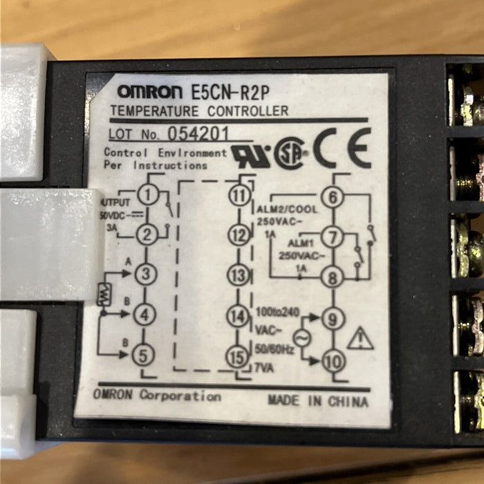 OMRON Digital Temperature Controller E5CN-R2P Multi Range NOS