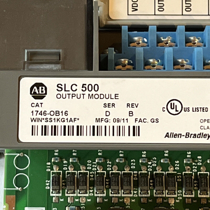 ALLEN-BRADLEY 1746-OB16, SER. D OUTPUT MODULE