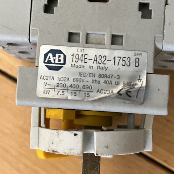 AB ALLEN BRADLEY 194E-A32-1753 Disconnect Switch Serial B