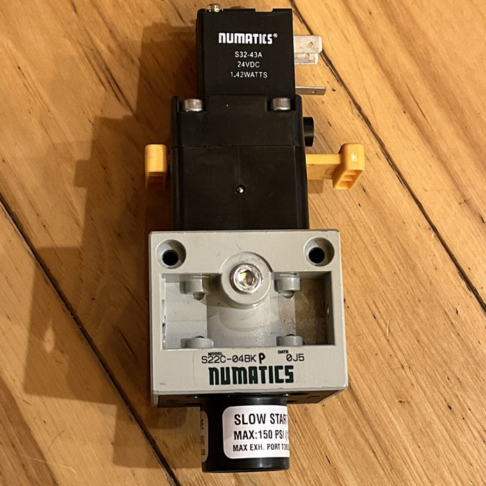 Numatics S22C-04BKP SLOW START Solenoid Valve S32-43A 24VDC 1.42W OEM