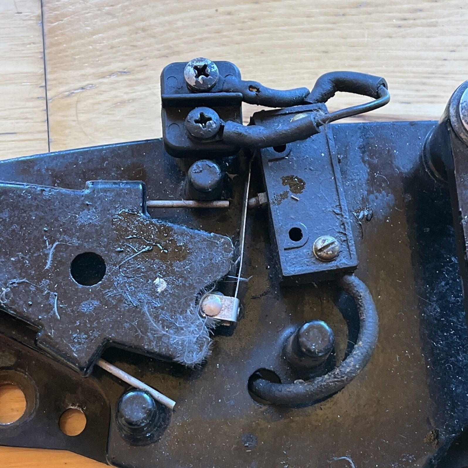 Mercruiser Alpha 1 shift interrupt switch and BRACKET AND ASSIST SPRIN