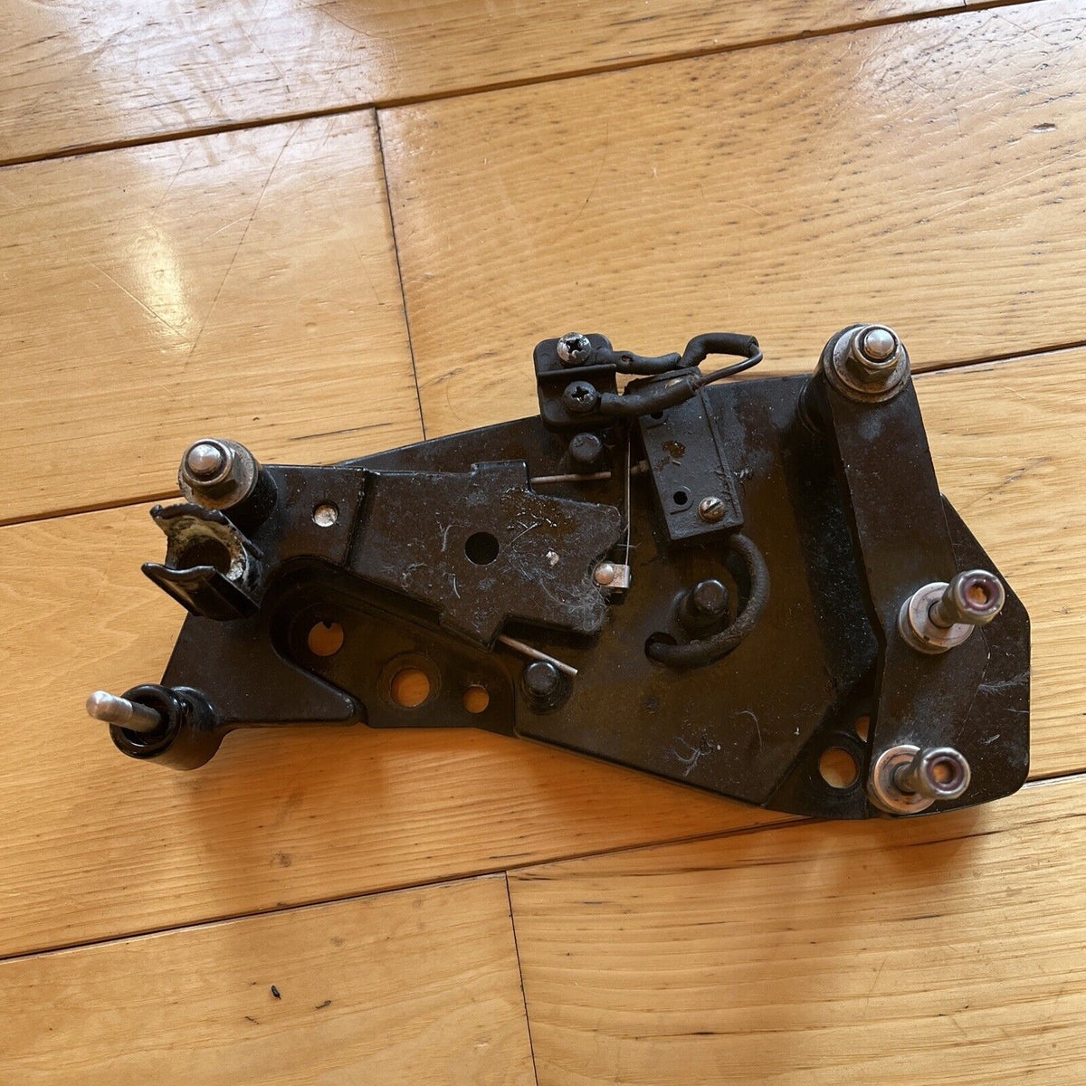 Mercruiser Alpha 1 shift interrupt switch and BRACKET AND ASSIST SPRIN